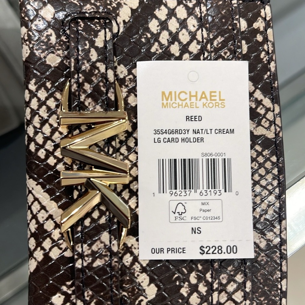 MICHAEL KORS
Reed Large Snakeskin Python Pattern Card Holder Case
NWT - Picture 9 of 16